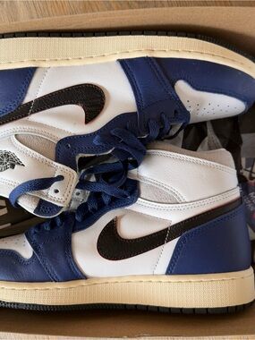 Nike Air Jordan 1 Mid - White, Blue & Black